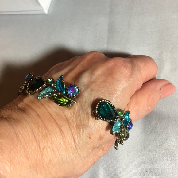 Blue & green jewel tone bangle bracelet. - Picture 3 of 4